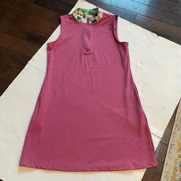 Tommy Bahama sleeveless mock neck golf dress plum/mauve leaf print trim Size M - Picture 2 of 10